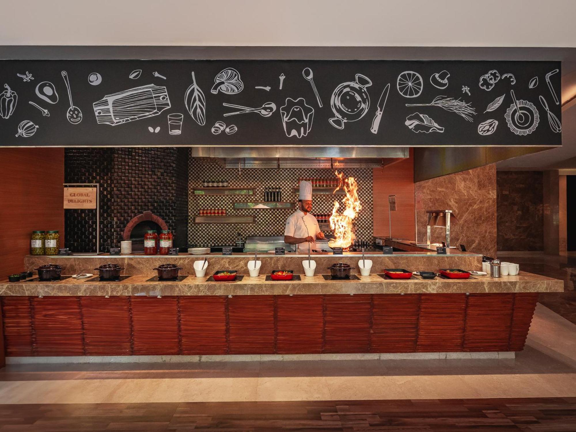 Hyatt Pune Exterior foto Live Kitchen at The Park, Hyderabad